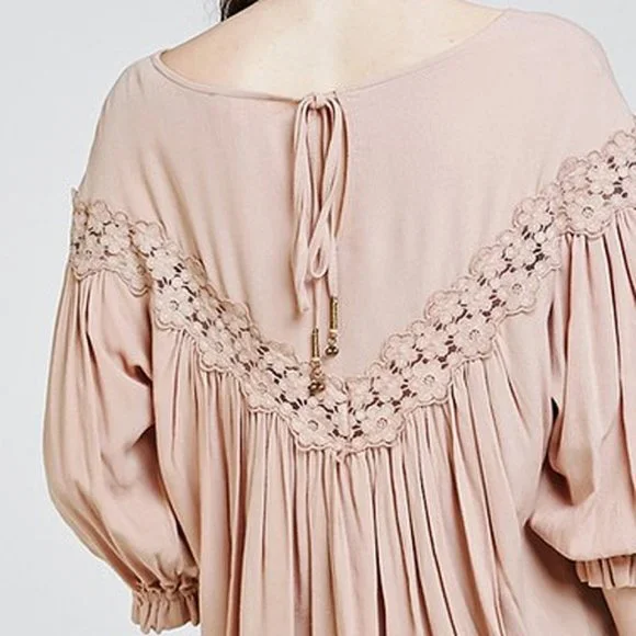 NEW Latte Mauve Shirred Floral Crochet Lace Inset Flowy Ruffle Boho Blouse Top M - Picture 8 of 9